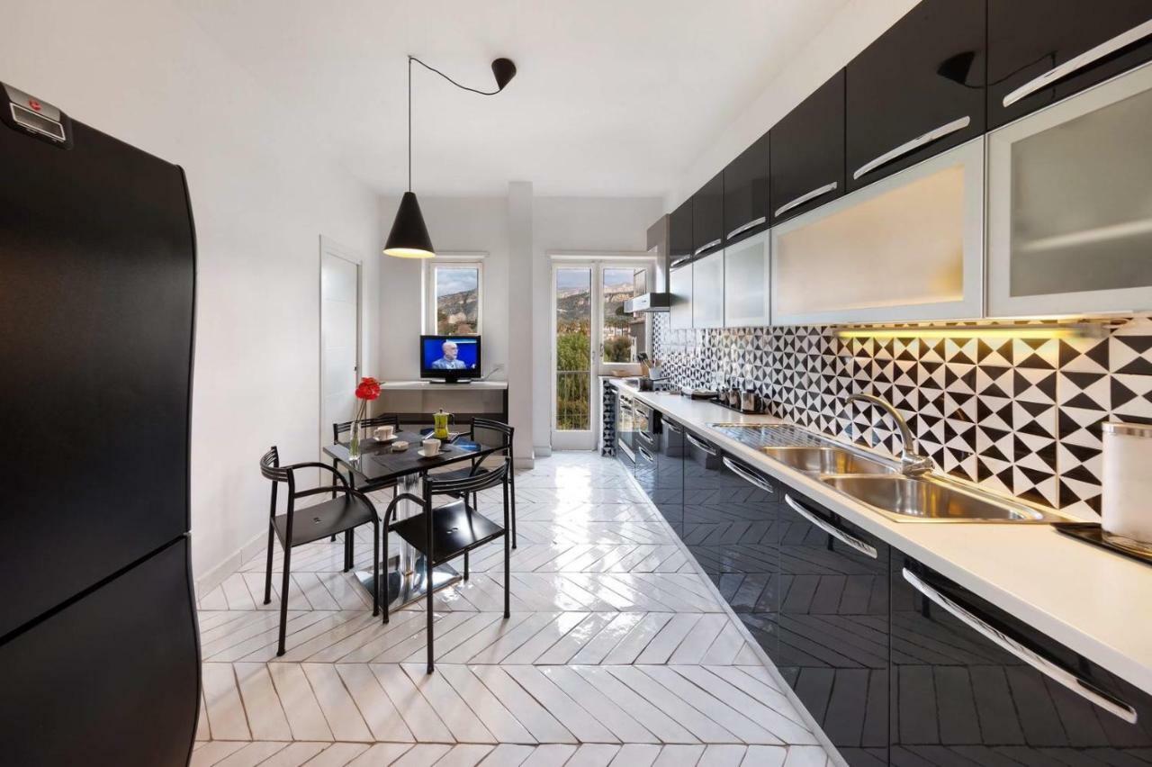 Апартаменти Lory House Сорренто Екстер'єр фото